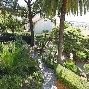 Apartment Palmeraie - Magnifique D'epoque Avec Vue Mer 4 Personnes Avec Terrasse Le Port, Nizza